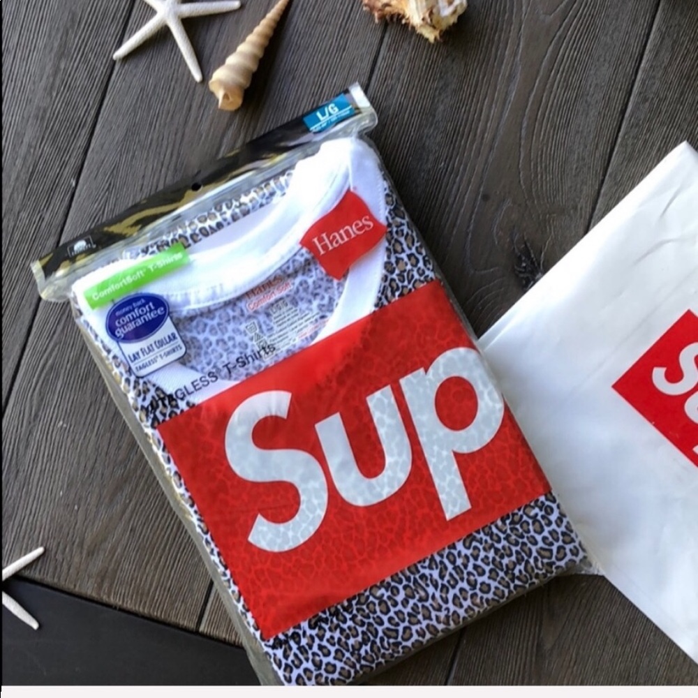 🔥🔥SUPREME- HANES T-SHIRTS🔥🔥 - Picture 3 of 4